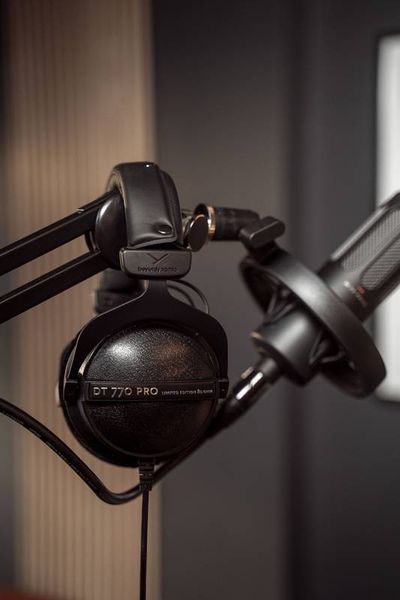 Студійні навушники Beyerdynamic DT 770 PRO Limited Black 80 ohms 529590 фото