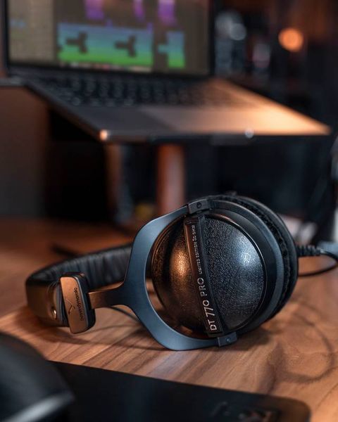 Студійні навушники Beyerdynamic DT 770 PRO Limited Black 80 ohms 529590 фото