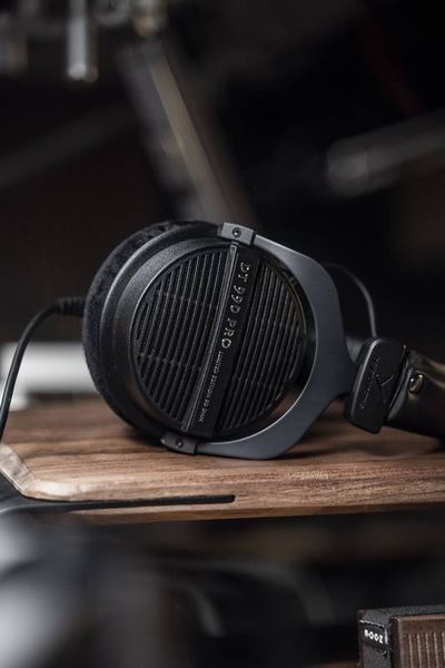 Студийные наушники Beyerdynamic DT 990 PRO LB 80 ohms 529592 фото